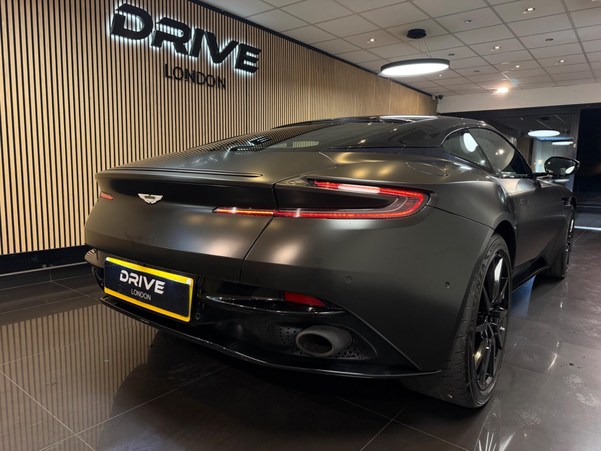 Aston Martin DB11